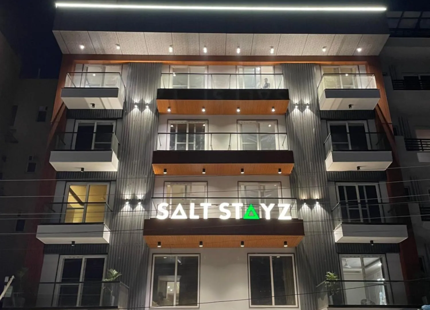 Ξενοδοχείο Saltstayz Premier - Near Golf Course Road & Sector 57 Γκουργκάον