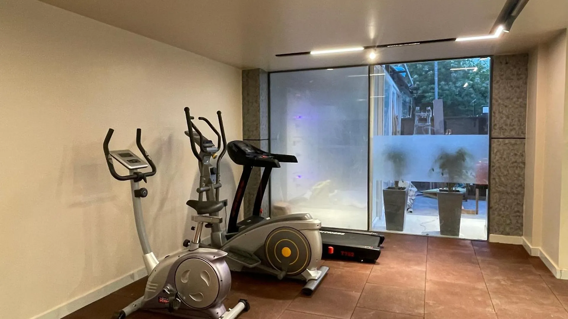 Saltstayz Premier - Near Golf Course Road & Sector 57 Γκουργκάον Ξενοδοχείο