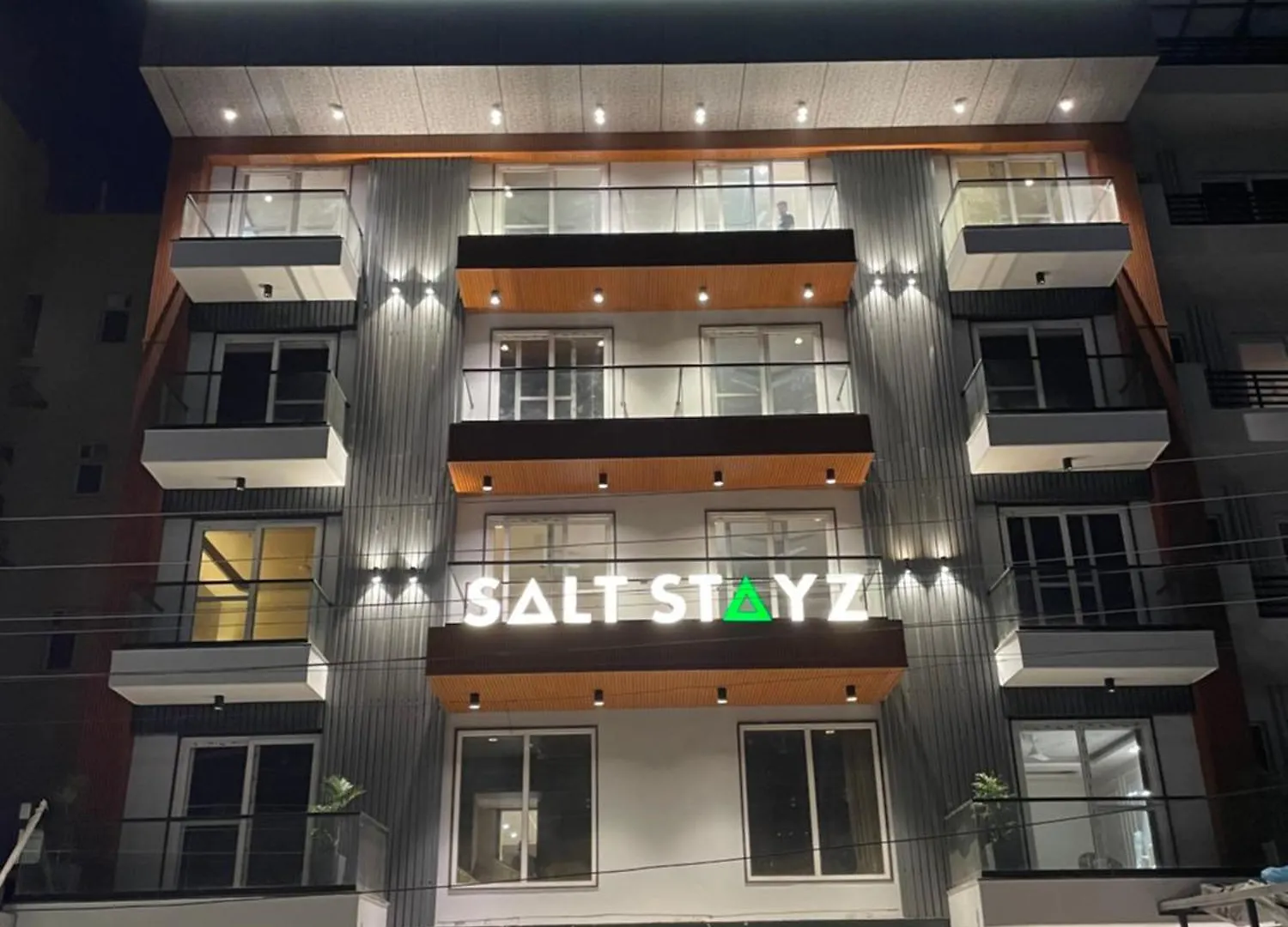 Saltstayz Premier - Near Golf Course Road & Sector 57 Γκουργκάον Ξενοδοχείο