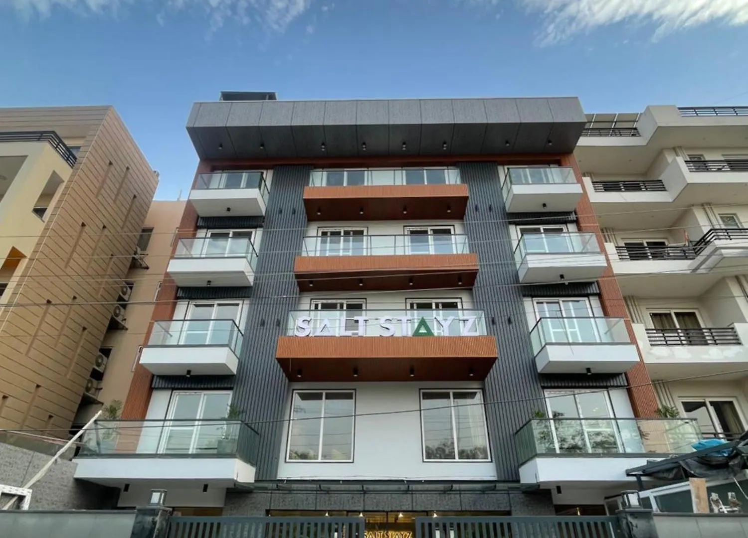 **** Ξενοδοχείο Saltstayz Premier - Near Golf Course Road & Sector 57 Γκουργκάον Ινδία