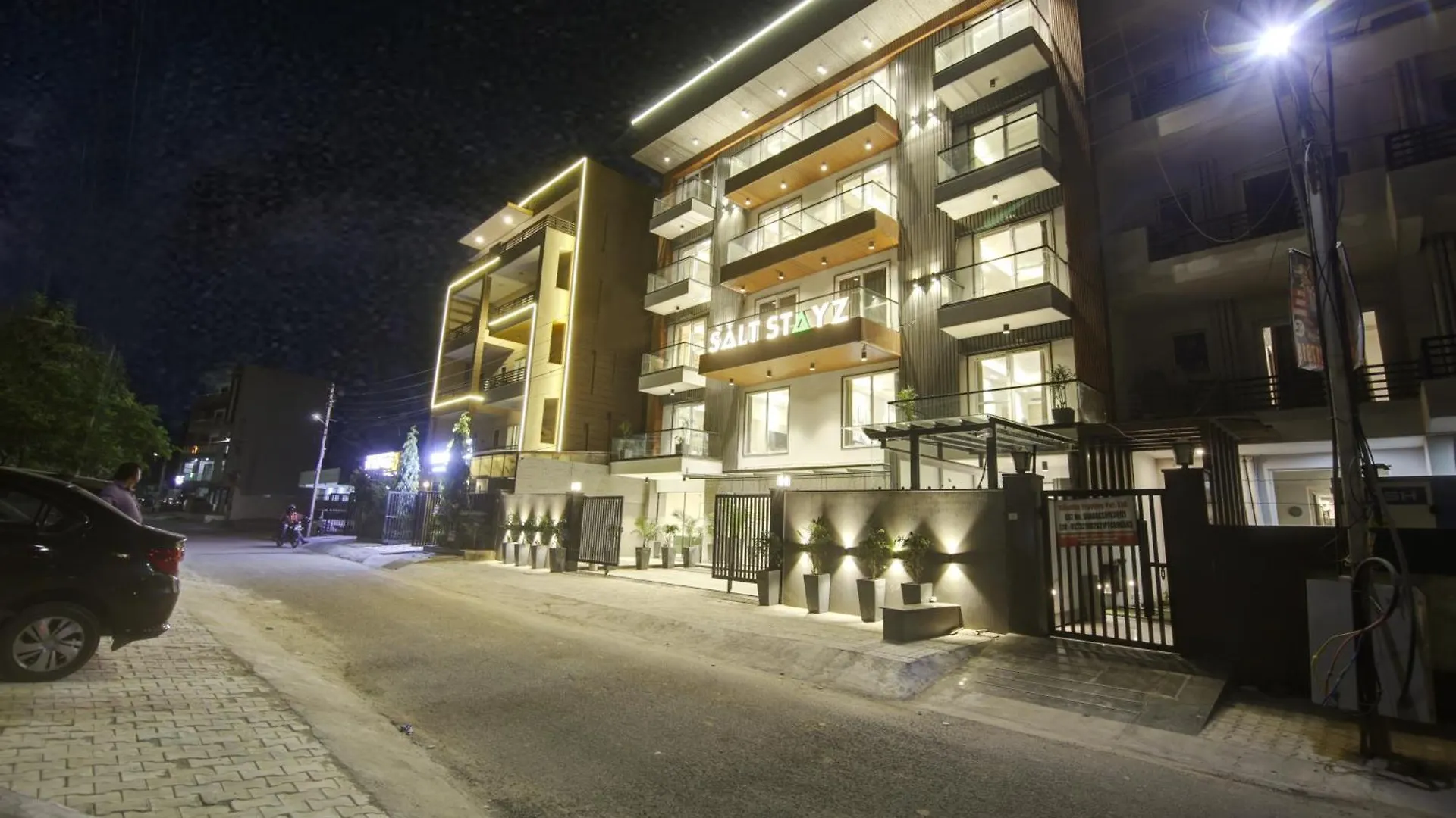 **** Ξενοδοχείο Saltstayz Premier - Near Golf Course Road & Sector 57 Γκουργκάον Ινδία