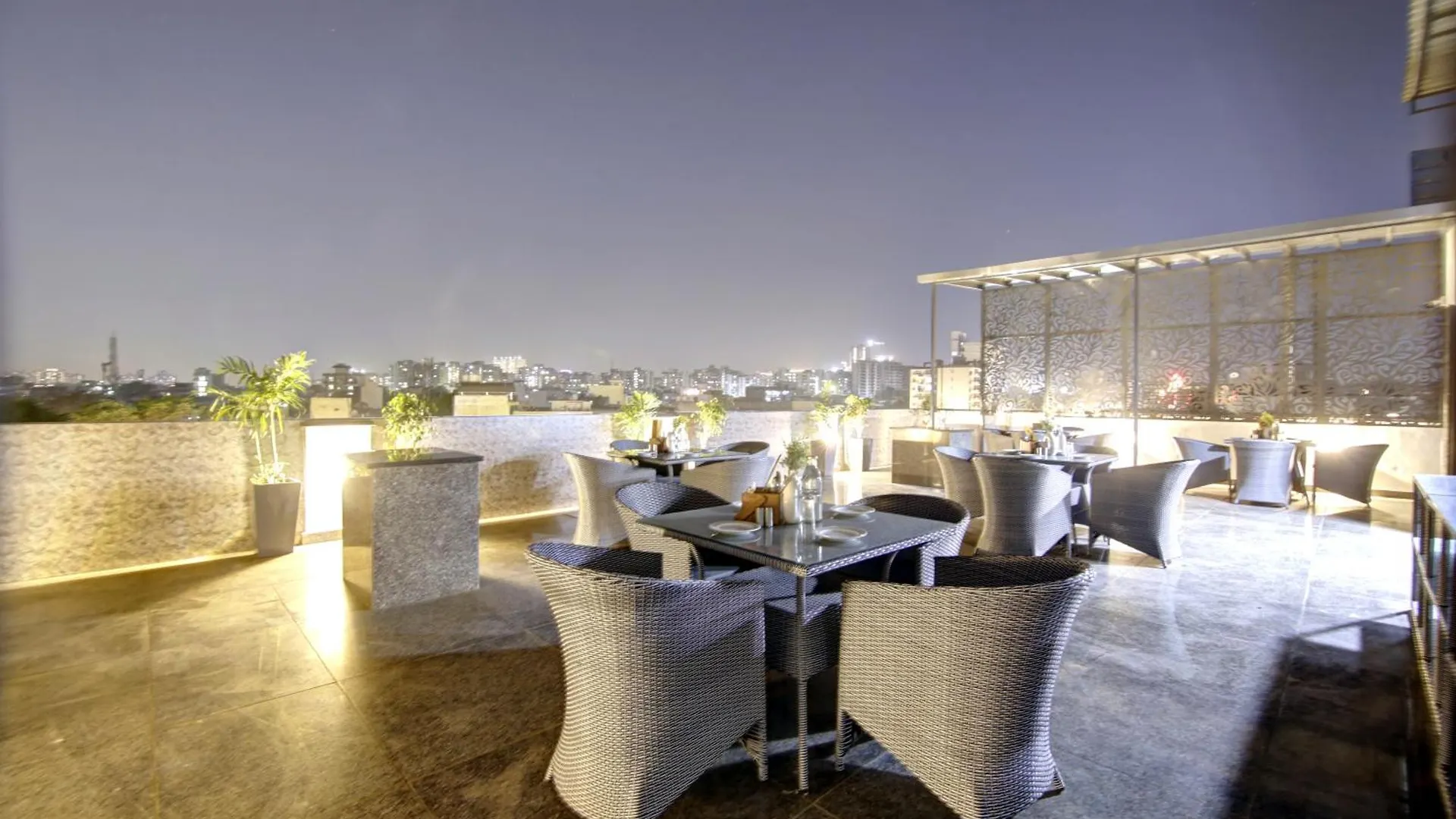 Saltstayz Premier - Near Golf Course Road & Sector 57 Γκουργκάον Ξενοδοχείο