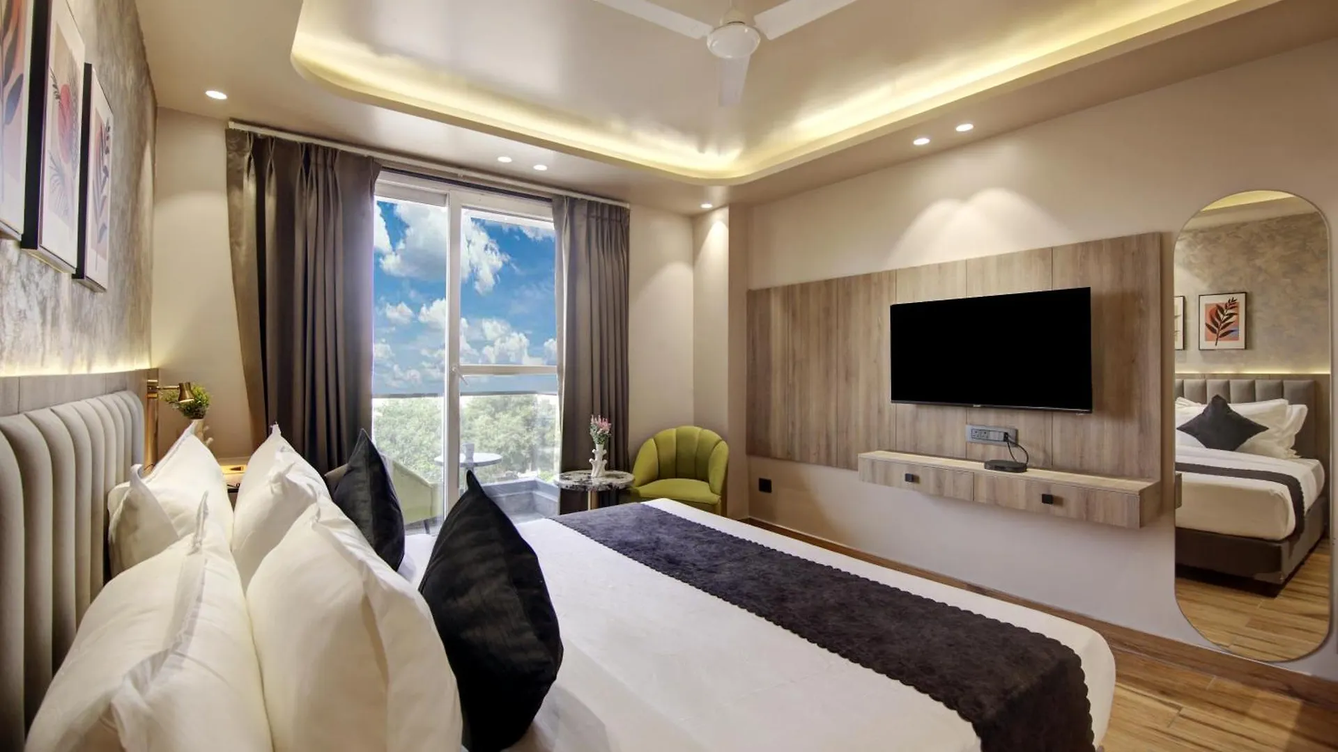 Saltstayz Premier - Near Golf Course Road & Sector 57 Γκουργκάον 4*,  Ινδία