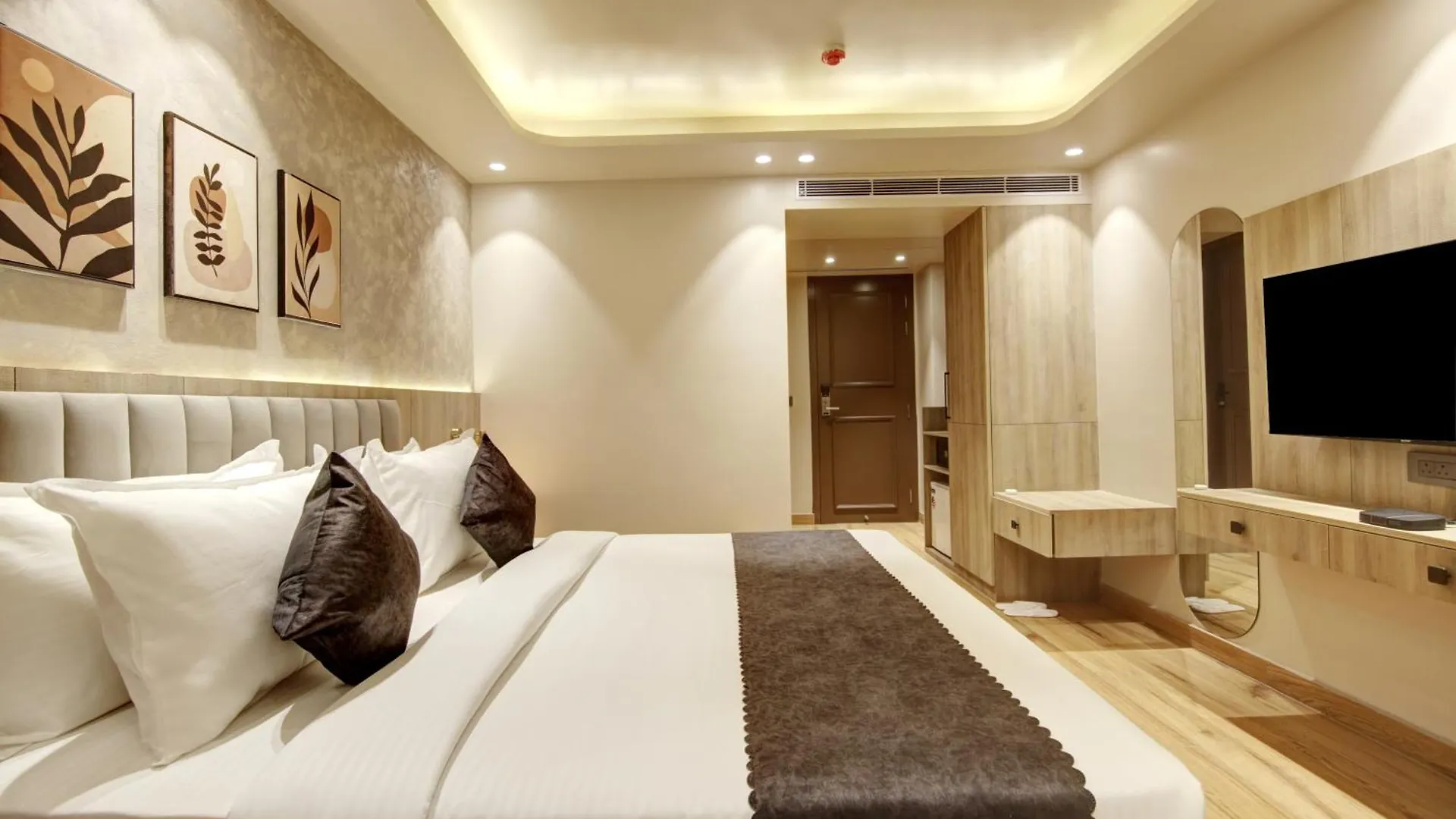 Ξενοδοχείο Saltstayz Premier - Near Golf Course Road & Sector 57 Γκουργκάον