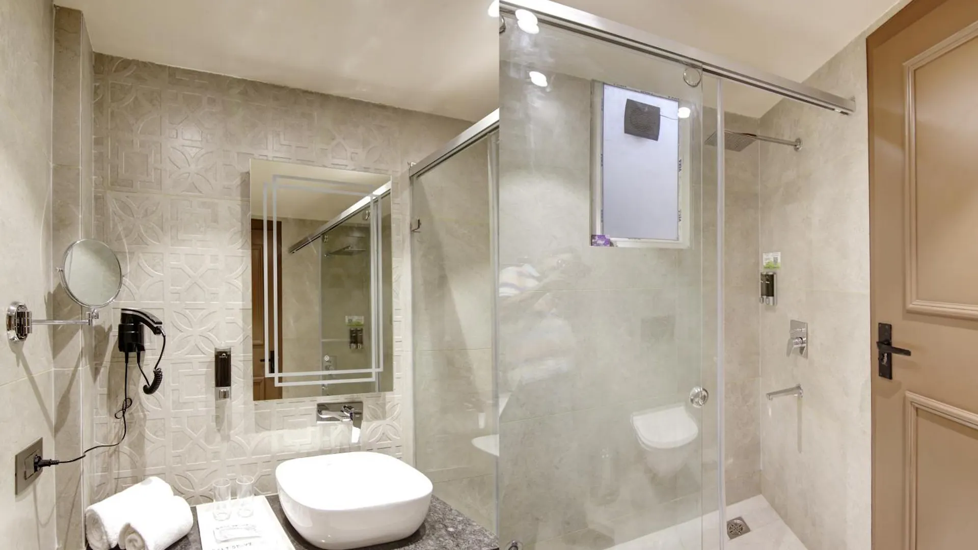 Saltstayz Premier - Near Golf Course Road & Sector 57 Γκουργκάον Ξενοδοχείο