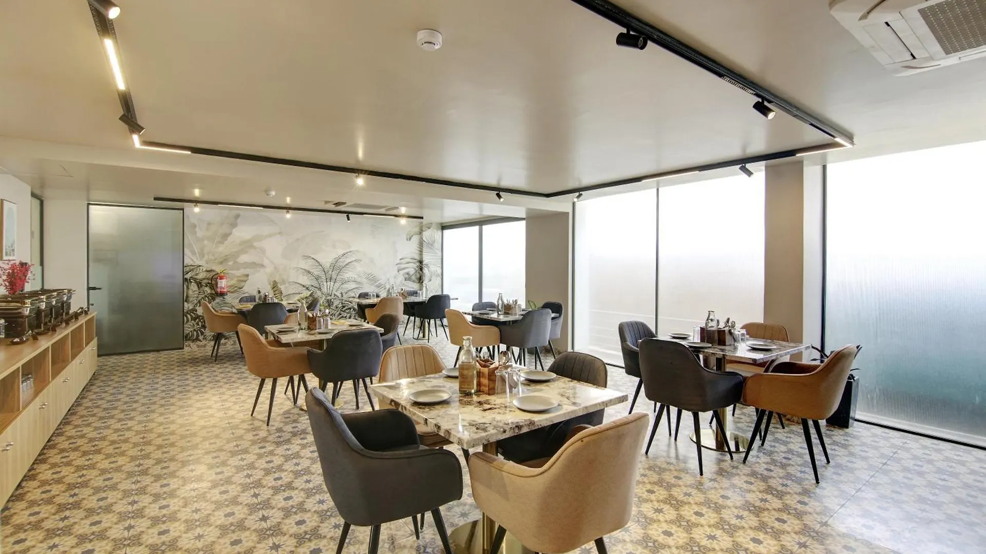 Saltstayz Premier - Near Golf Course Road & Sector 57 Γκουργκάον Ινδία