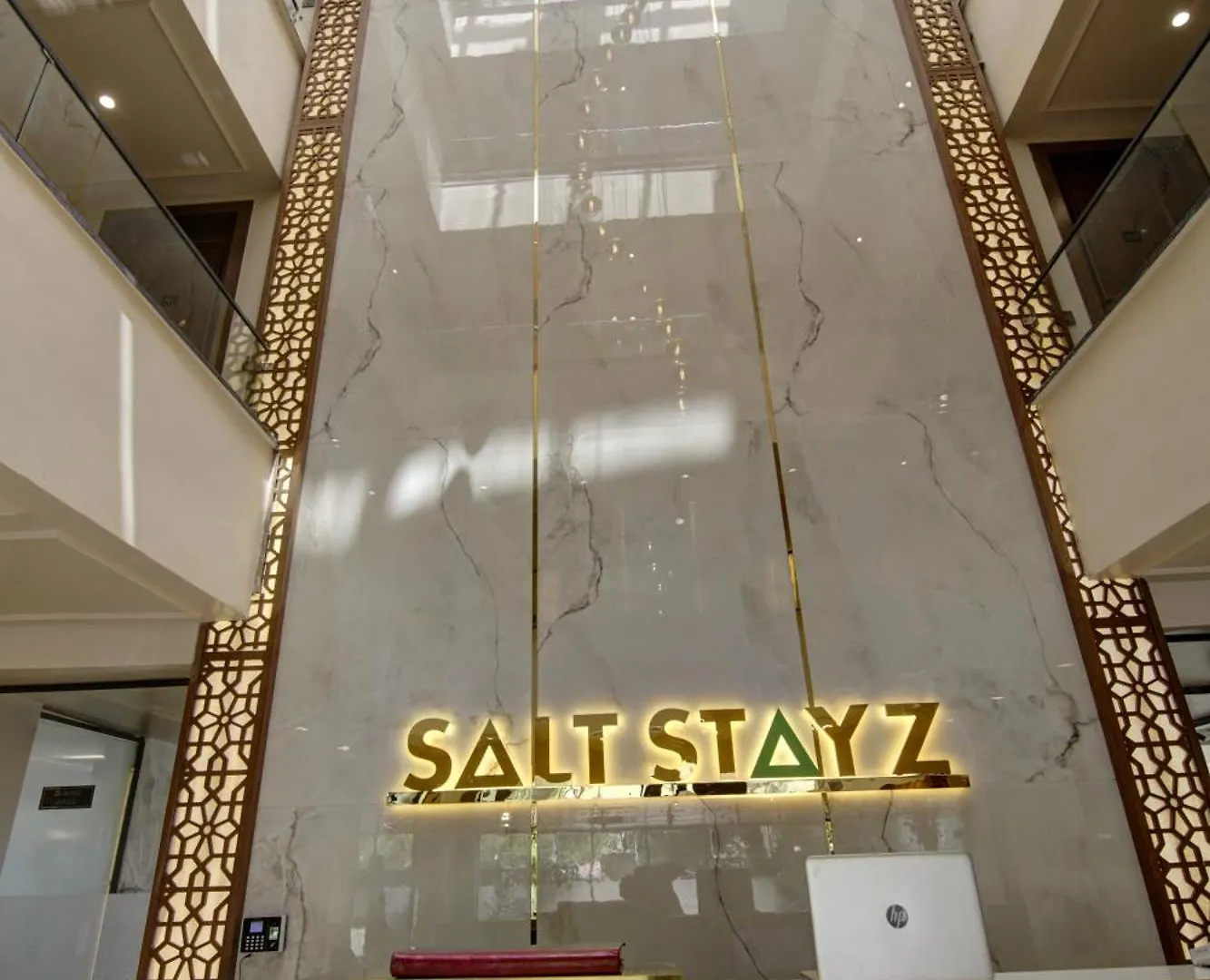 Saltstayz Premier - Near Golf Course Road & Sector 57 Γκουργκάον 4*,
