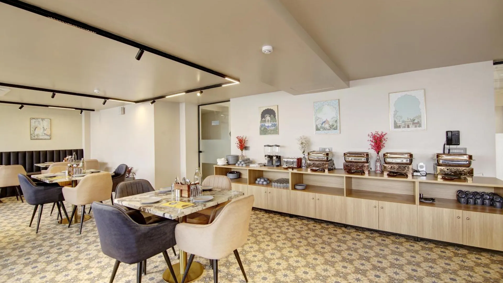 Saltstayz Premier - Near Golf Course Road & Sector 57 Γκουργκάον