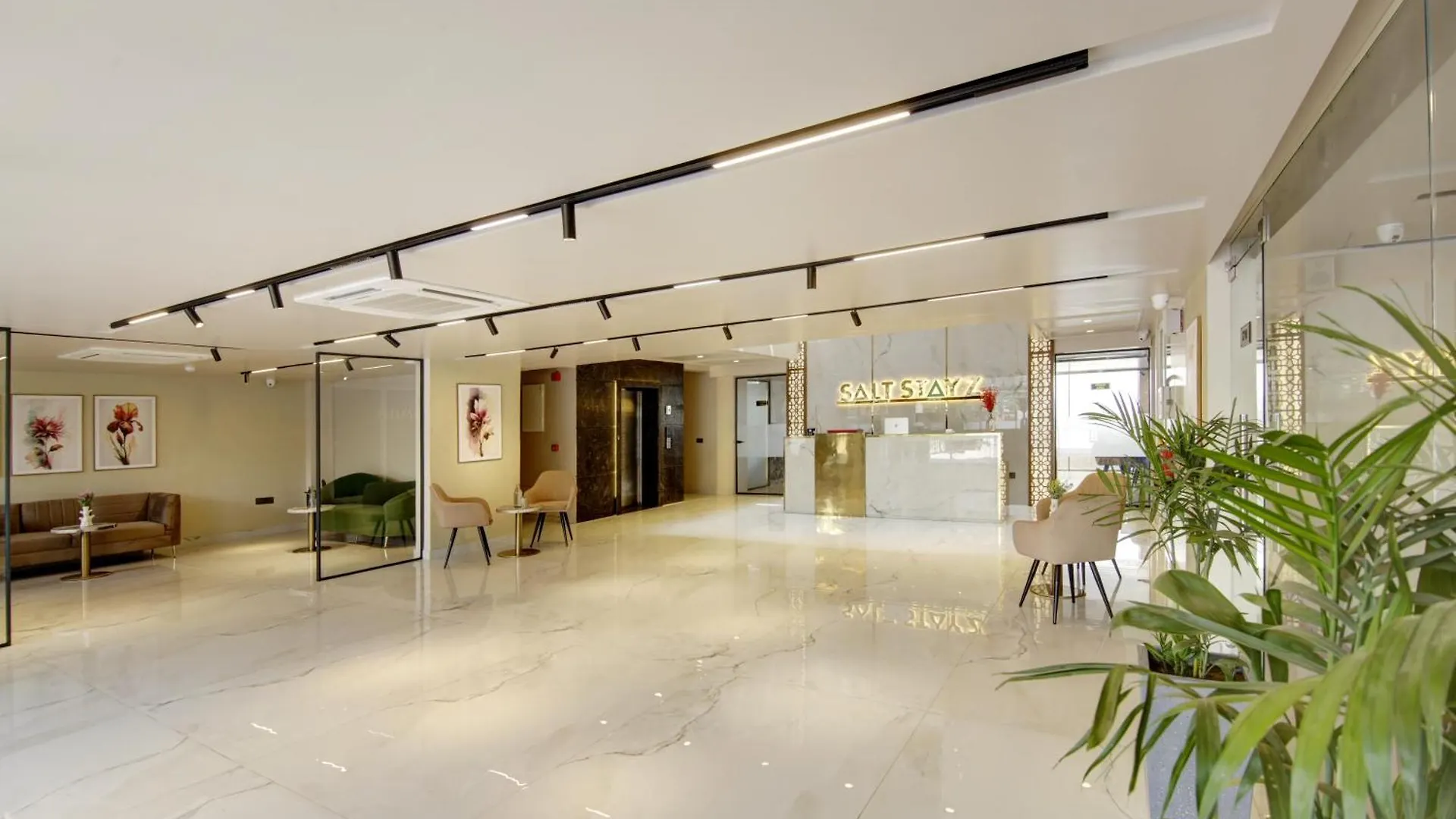 Ξενοδοχείο Saltstayz Premier - Near Golf Course Road & Sector 57 Γκουργκάον