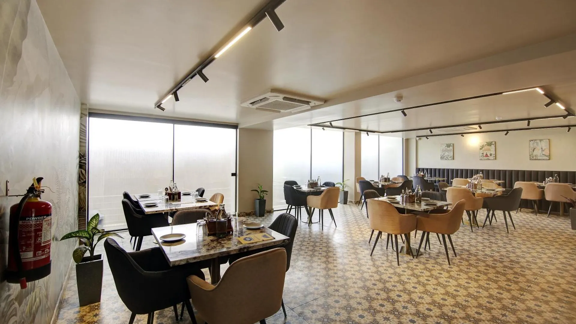 Saltstayz Premier - Near Golf Course Road & Sector 57 Γκουργκάον Ινδία