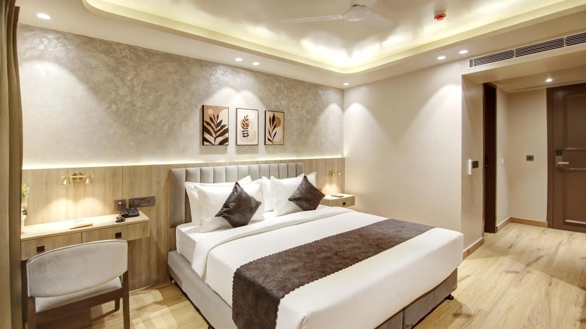 Saltstayz Premier - Near Golf Course Road & Sector 57 Γκουργκάον Ινδία
