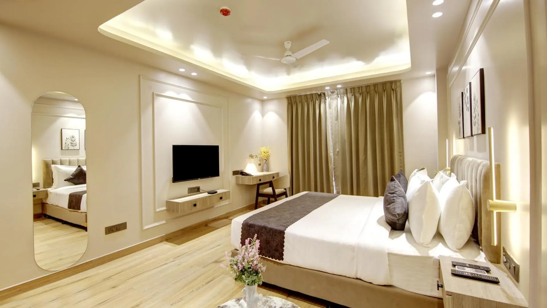 Saltstayz Premier - Near Golf Course Road & Sector 57 Γκουργκάον 4*,  Ινδία