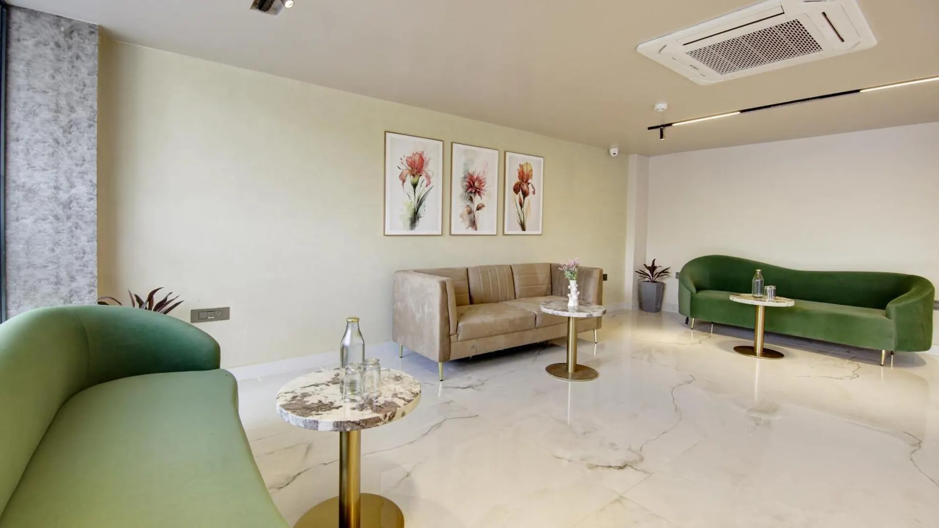 Saltstayz Premier - Near Golf Course Road & Sector 57 Γκουργκάον